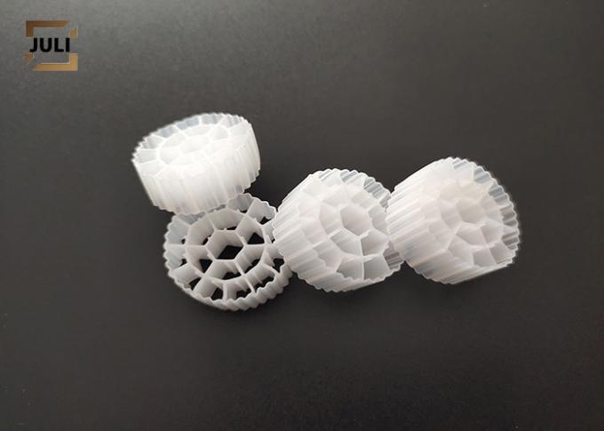 FDA Emniyet A/O Teknolojisi Plastik MBBR Filtre Ortamı Beyaz Hdpe Malzeme 25x10mm 0