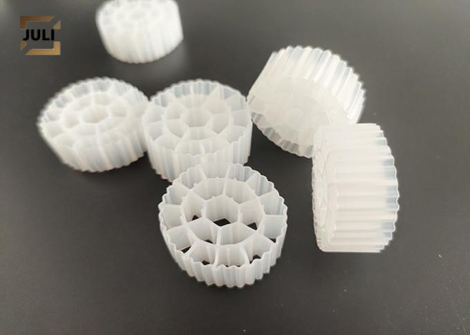 Balık Göleti için Beyaz Renk Virgin HDPE Hareketli Yatak Biyofilm Reaktörü 25x10mm 0