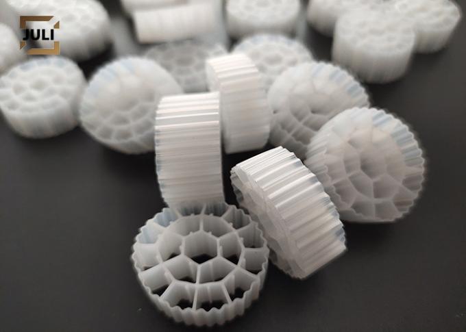 Balık Göleti için Beyaz Renk Virgin HDPE Hareketli Yatak Biyofilm Reaktörü 25x10mm 1